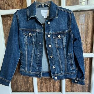 ✨Old Navy Jean Jacket. Size Small